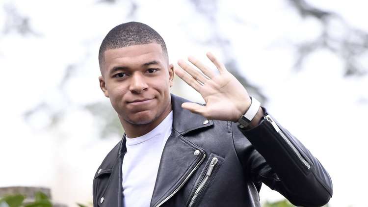 جماهير ريال مديد تفضل النجم الفرنسي مبابي