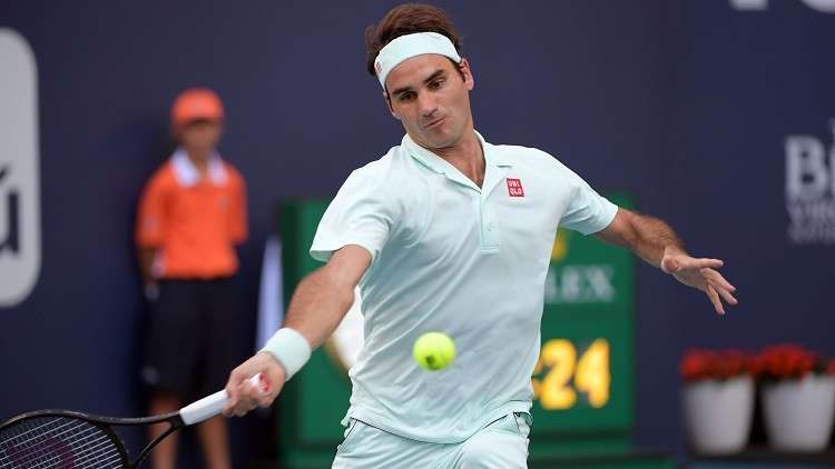 فيدرر يعبر بصعوبة إلى ثالث أدوار ميامي