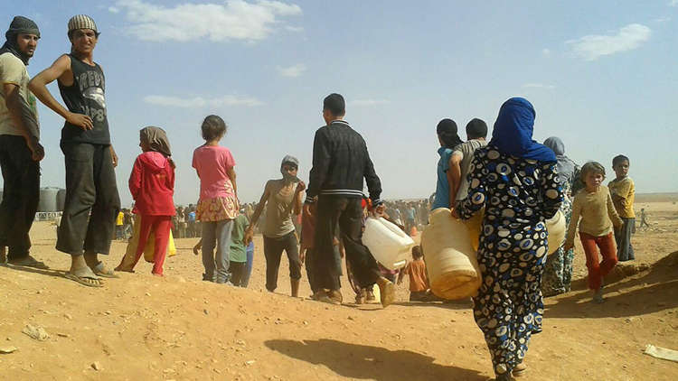 الدفاع الروسية: أكثر من 360 نازحا سوريا خرجوا من مخيم الركبان ودخلوا إلى أراضي سيطرة الحكومة