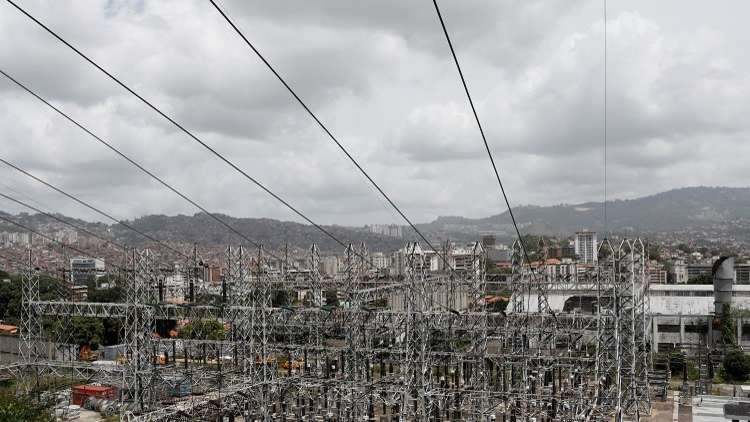 فنزويلا تحتجز 6 يشتبه في تخريبهم أكبر محطة للطاقة الكهربائية في البلاد