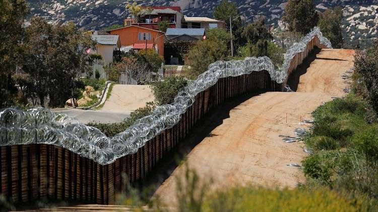 ترامب يهدد بإغلاق الحدود مع المكسيك