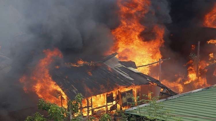 بنغلادش.. حريق يلتهم 300 متجر في دكا