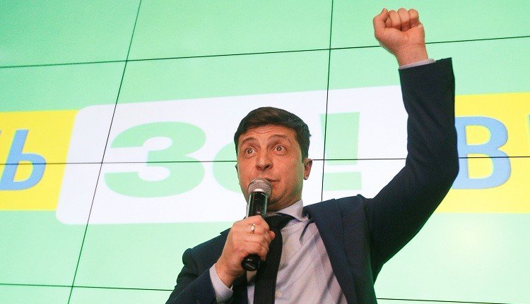 انتخابات أوكرانيا.. تبادل الهجمات بين المرشحين المتصدرين