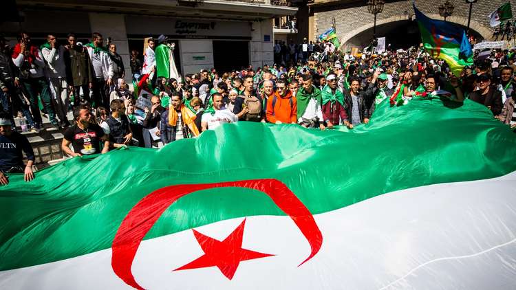 الجزائر.. حددوا للرئيس موعدا نهائيا 