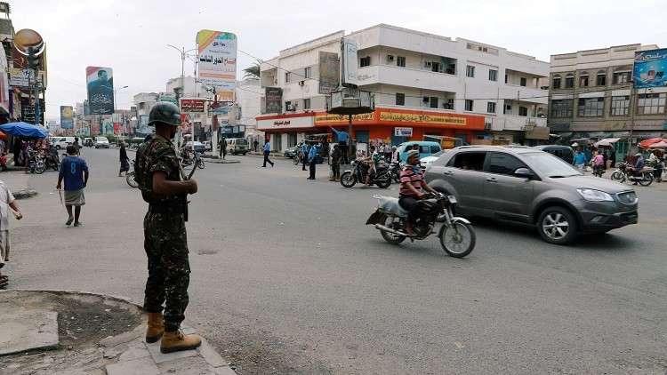 الحوثيون يمنعون فريقا أمميا من الوصول لمخازن الحبوب في الحديدة 