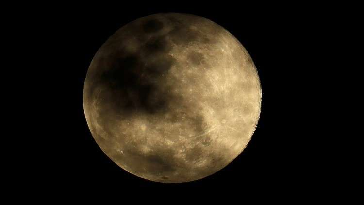 ما حقيقة ارتباط القمر المكتمل بـ "الشر"؟