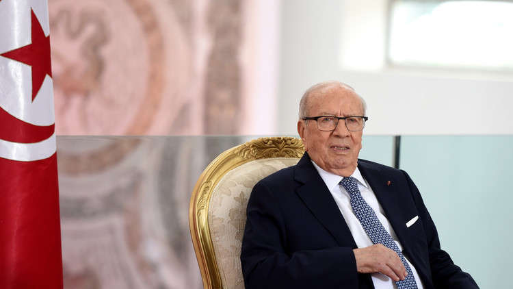 السبسي: لست مقتنعا بأن مصلحة تونس أن أترشح للانتخابات الرئاسية