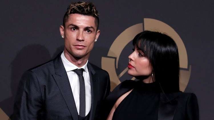 للمرة الأولى.. جورجينا تكشف تفاصيل اللقاء الأول مع رونالدو وعاداتها اليومية