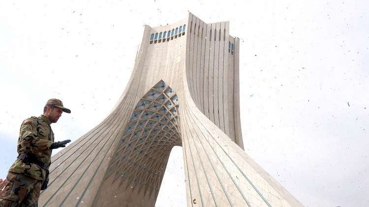 مقتل 3 عسكريين إيرانيين جراء انفجار بطارية غواصة