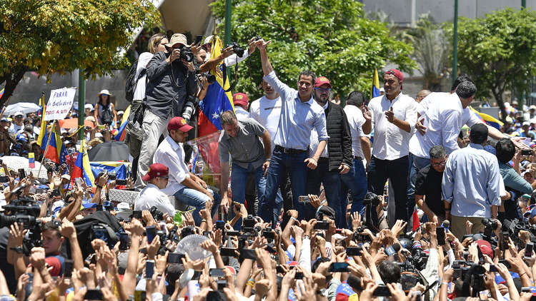 فنزويلا.. غوايدو يعلن موعد إطلاق المرحلة الثانية من عملية 