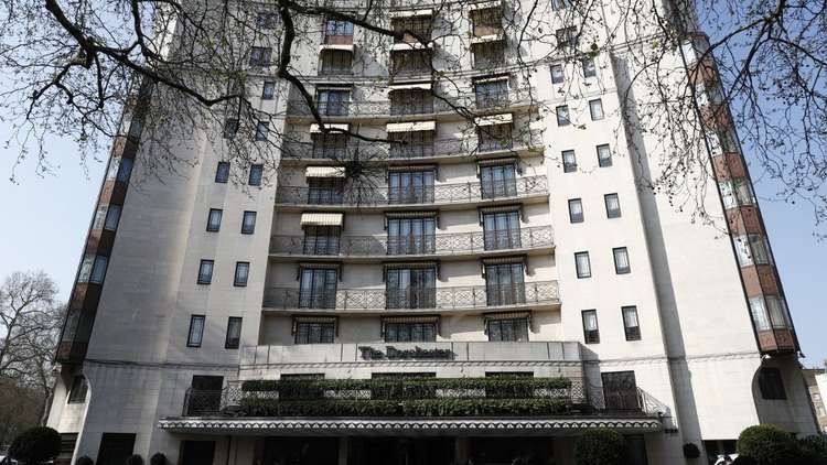 تظاهرة أمام فندق في لندن تملكه بروناي احتجاجا على قوانين السلطنة بحق المثليين