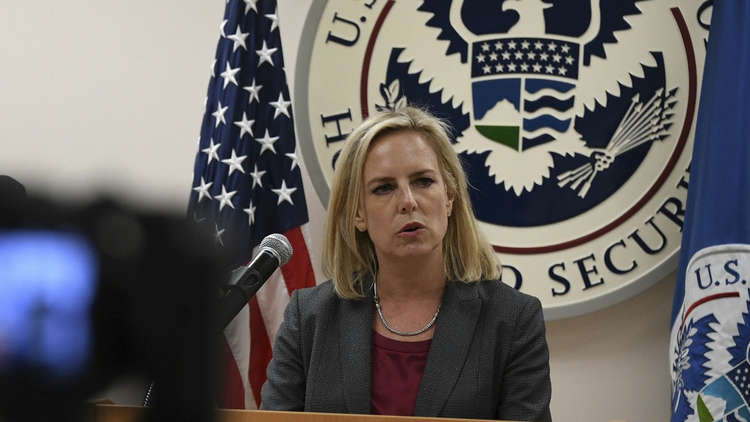 وزيرة الأمن الداخلي الأمريكية تستقيل من منصبها