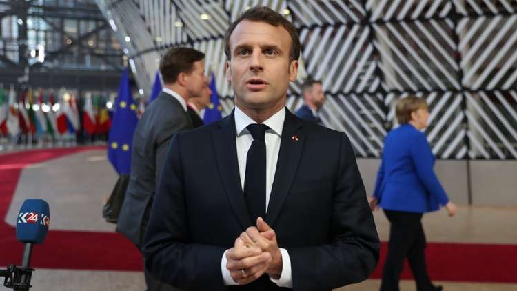 ماكرون يؤكد عدم انحيازه لفكرة منح تمديد طويل الأمد لـ