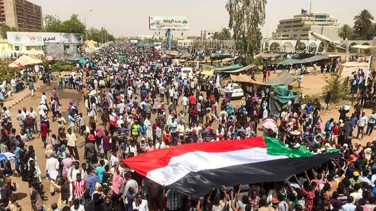 السودان.. أنباء عن انقلاب عسكري وبيان وشيك للقوات المسلحة
