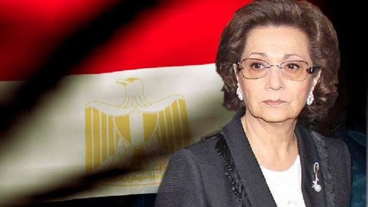سوزان مبارك تقدم واجب العزاء في وفاة زوجة فتحي سرور (فيديو)