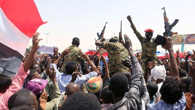 اختفاء طيار سوداني وسط ظروف غامضة منذ الانقلاب