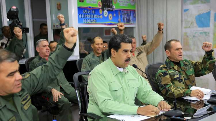 مادورو يستعد للحرب: هل يساند الشعب رئيس فنزويلا