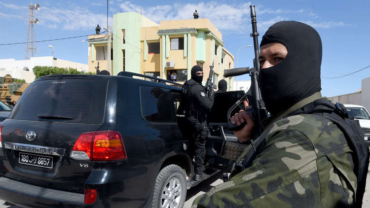 روايتان متناقضتان عن دخول المسلحين الفرنسيين إلى تونس وأهدافهم 