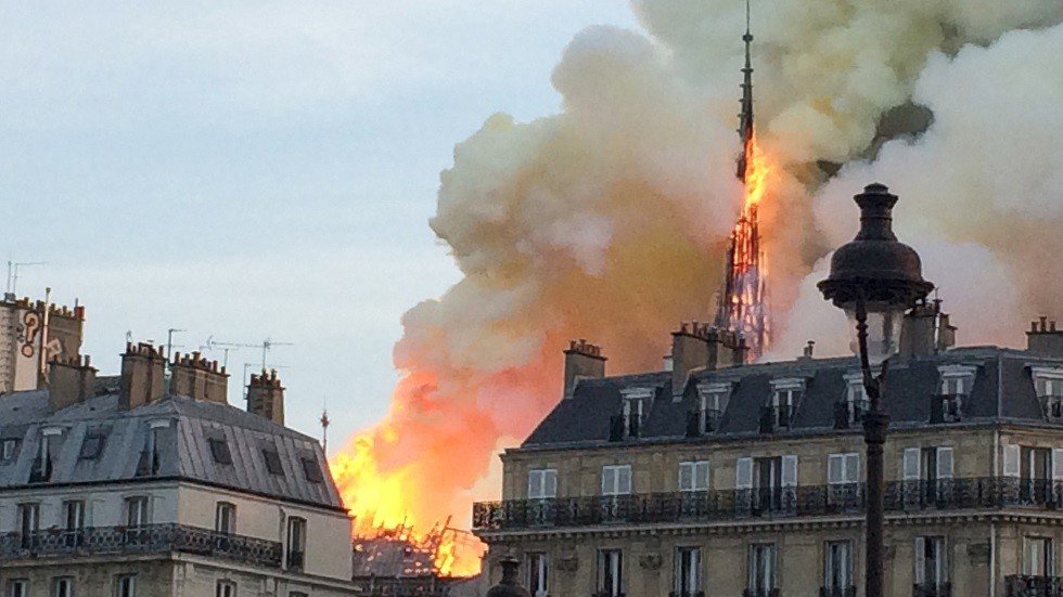 التبرعات السخية لترميم كاتدرائية نوتردام تثير جدلا في فرنسا