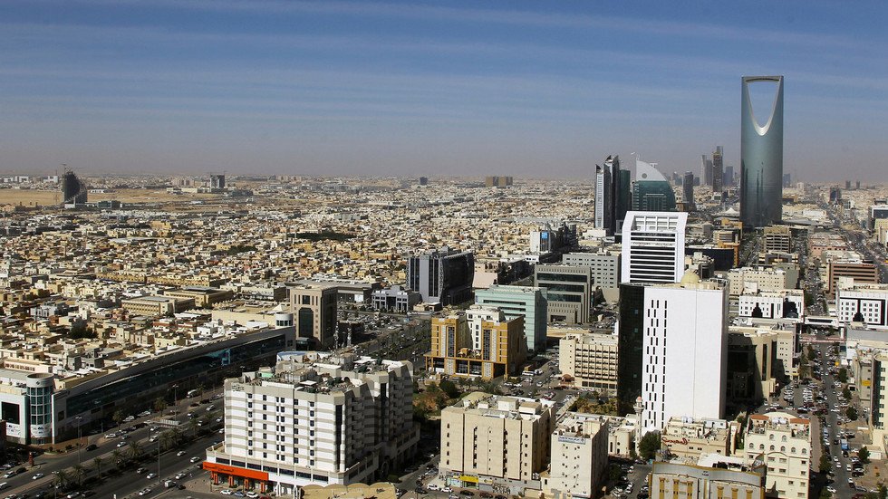 وفد روسي رفيع يبحث مع محمد بن سلمان التسوية وإعادة إعمار سوريا