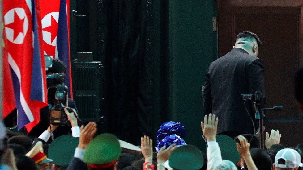 كيم في طريقه إلى روسيا يدير ظهره للصين