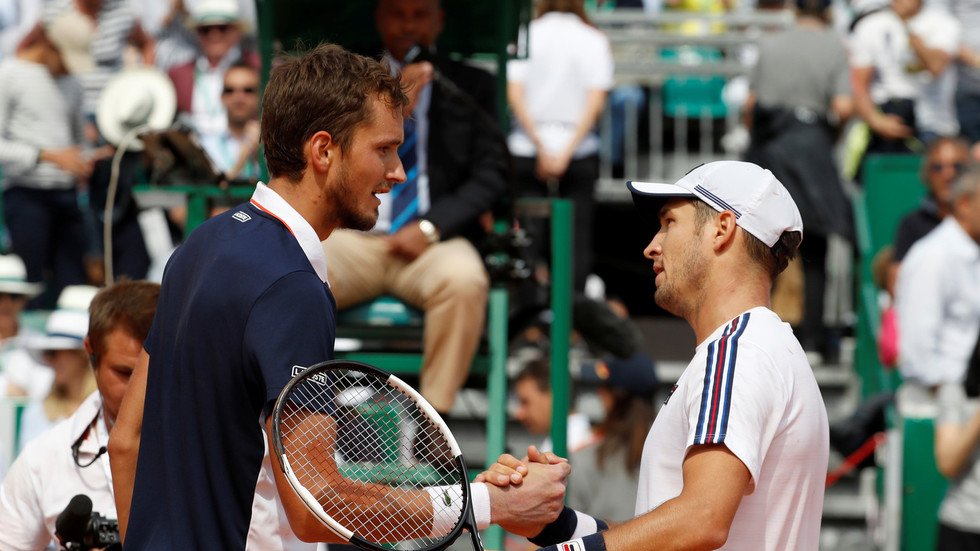 الروسي مدفيديف يودع بطولة مونتي كارلو