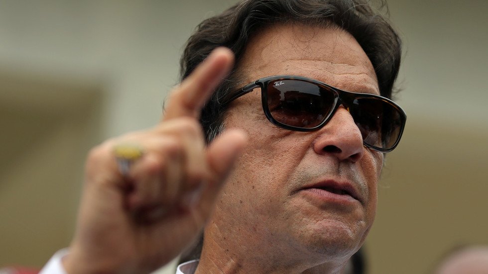 رئيس وزراء باكستان في إيران لبحث "مكافحة الإرهاب وحماية الحدود"