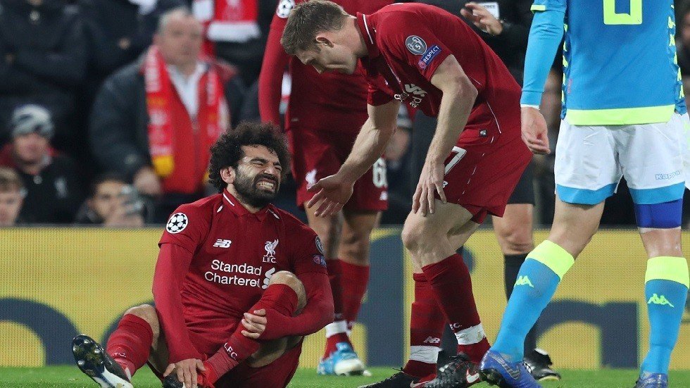 شاهد.. صلاح وميلنر يتنازعان تنفيذ ركلة جزاء