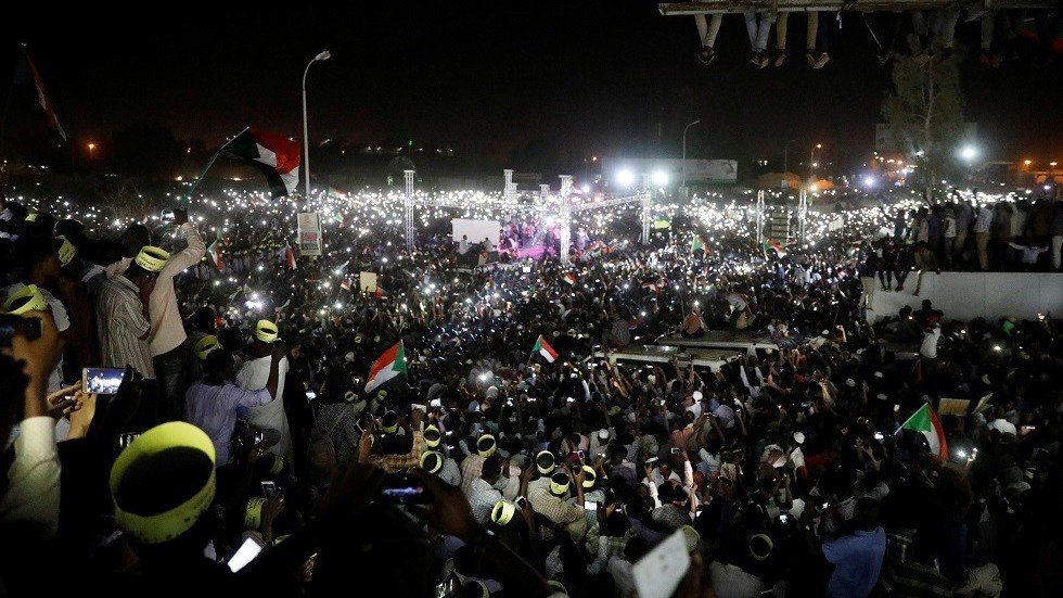 "قوى الحرية والتغيير" في السودان: المجلس العسكري الانتقالي امتداد للنظام السابق