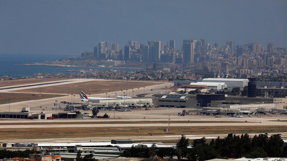 طائرة كويتية تصطدم بكتلة ثلجية وتهبط بسلام في بيروت (صور)