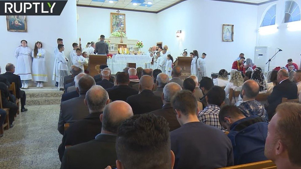 مسيحيو العراق يحتفلون بعيد الفصح في الموصل