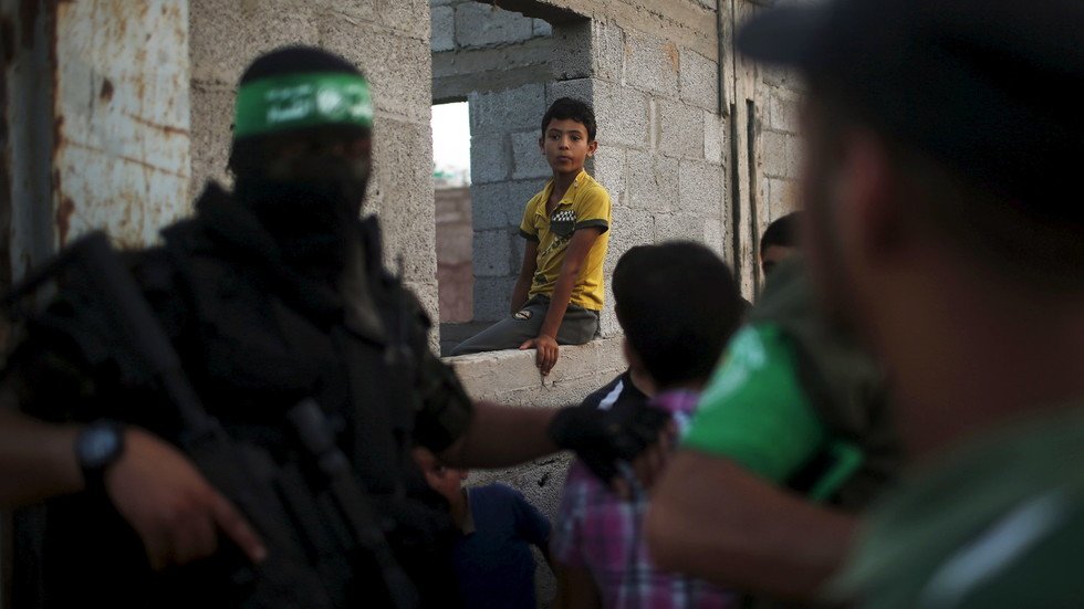 "وفا": حماس اختطفت نائب مدير معبر بيت حانون