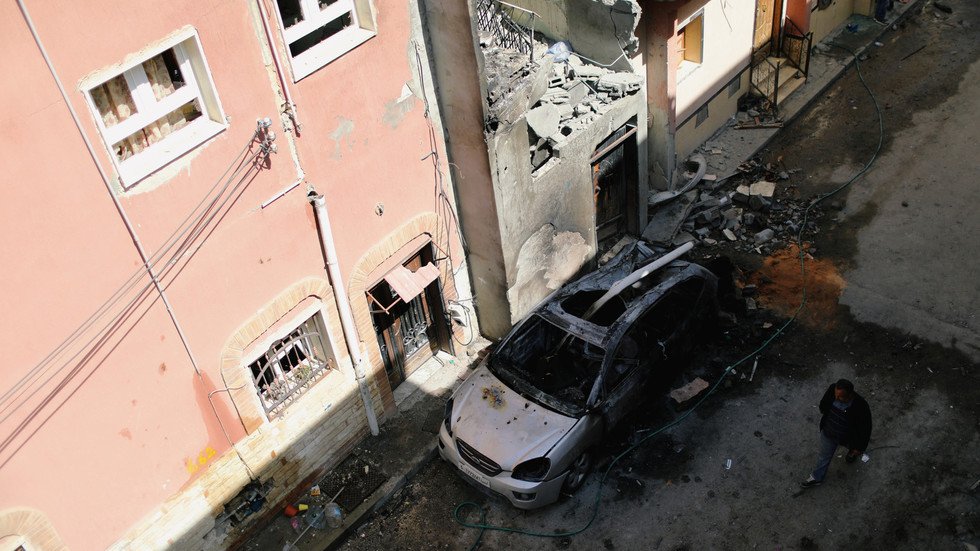 الغارديان تنشر فرضية بشأن الغارات "الأجنبية" على طرابلس الليبية