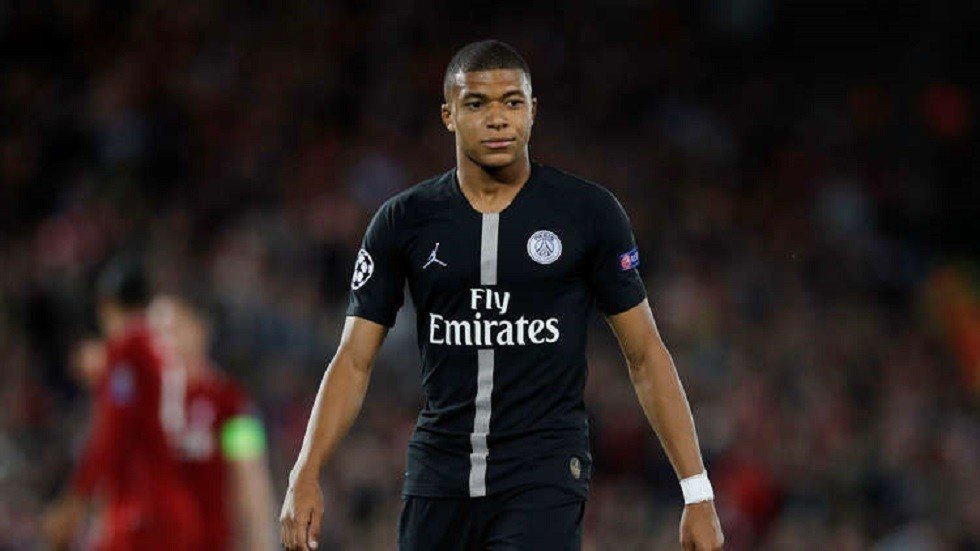 مبابي يؤكد استمراره مع سان جيرمان