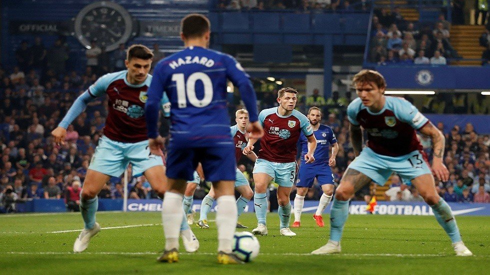 بيرنلي يفرض التعادل على تشيلسي ويحرمه من الصعود إلى المركز الثالث