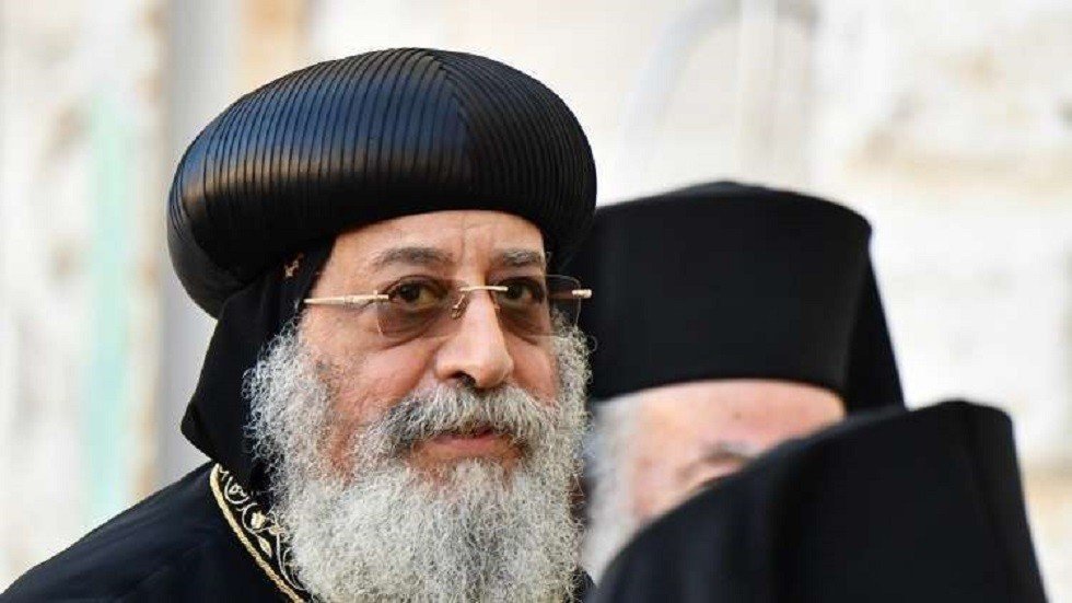 مصر.. بابا الأقباط يتدخل بعد صورة سببت جدلا واسعا أثناء تصويته على التعديلات الدستورية