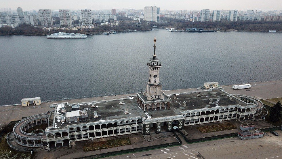 افتتاح الملاحة النهرية في موسكو بصفتها ميناء لـ 5 بحار