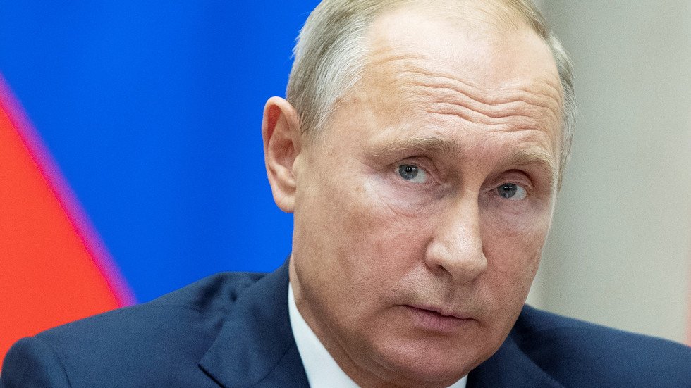 بوتين يوقع قانونا يسهل حصول سكان دونيتسك ولوغانسك على الجنسية الروسية