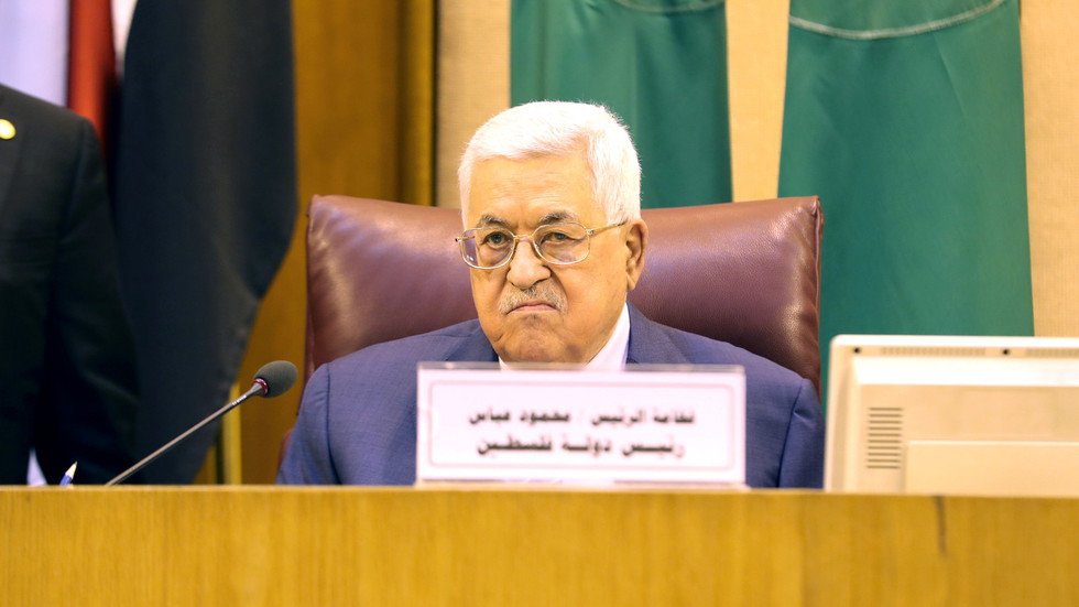 صحيفة: إدارة ترامب تبحث عن دعم عربي لـ"صفقة القرن" وعباس يعول على الملك سلمان