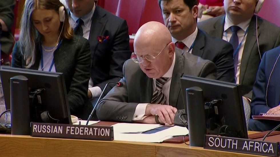 موسكو: تسهيل منح الجنسية الروسية لسكان دونباس لا ينتهك اتفاقيات مينسك