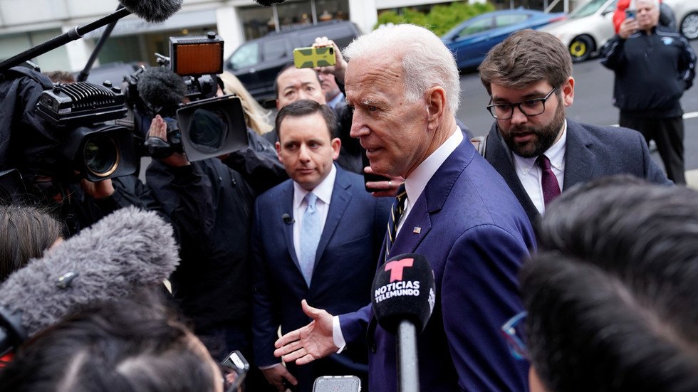 بايدن يطلب من أوباما عدم دعم ترشحه للرئاسة الأمريكية