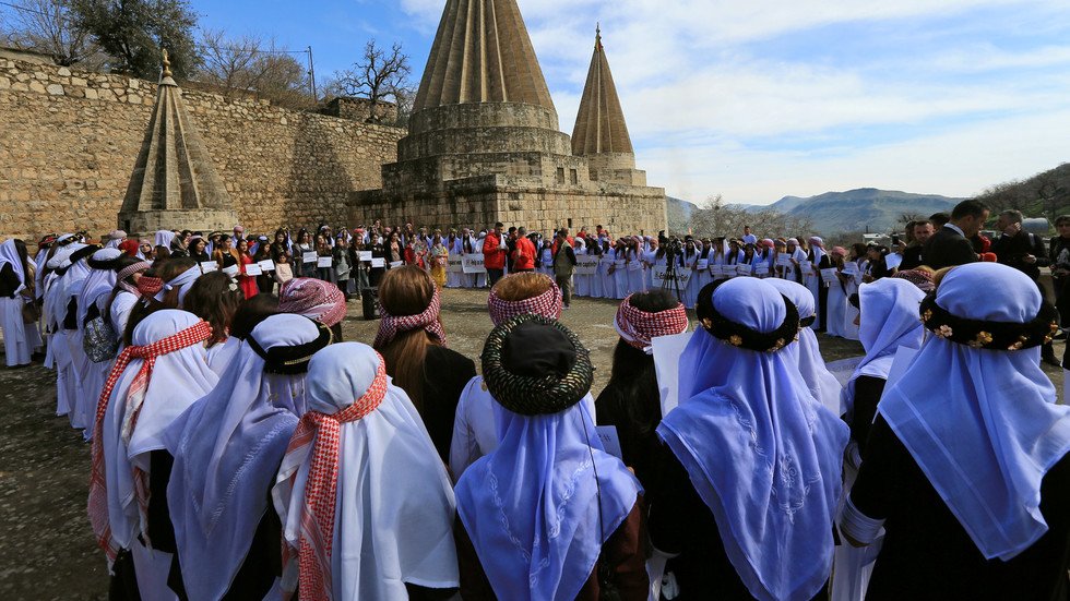 العراق.. قيادة الأيزيديين ترحب بأطفال بناتها ضحايا الاغتصاب على يد "الدواعش"