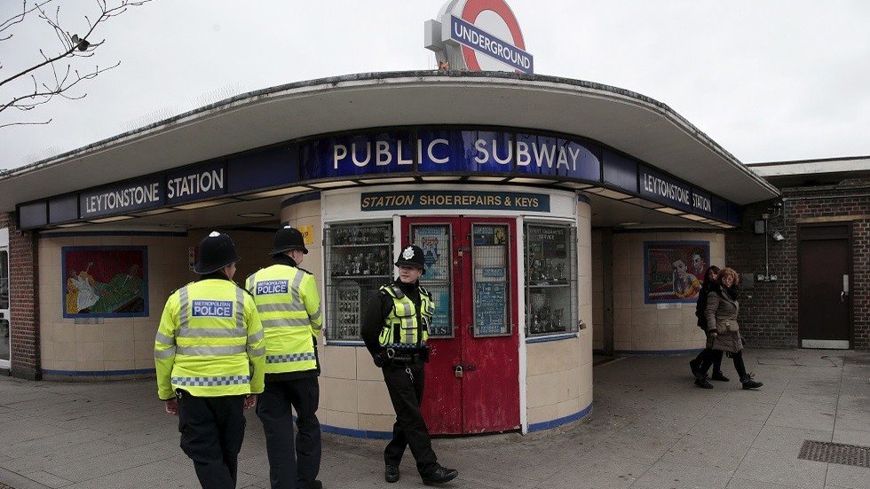 إخلاء محطتين لقطارات الأنفاق في لندن (فيديو)