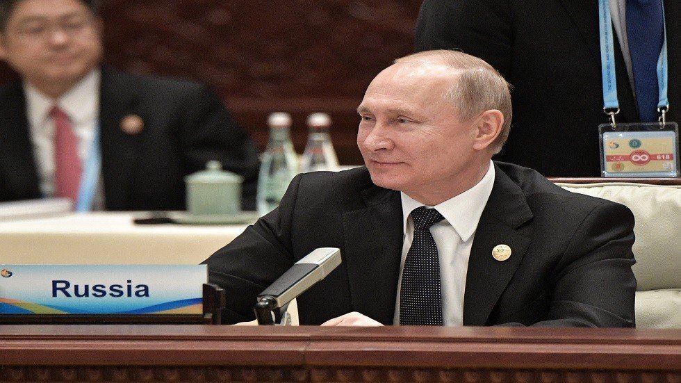 بوتين يدعو لربط الطريق البحري الشمالي بطريق الحرير