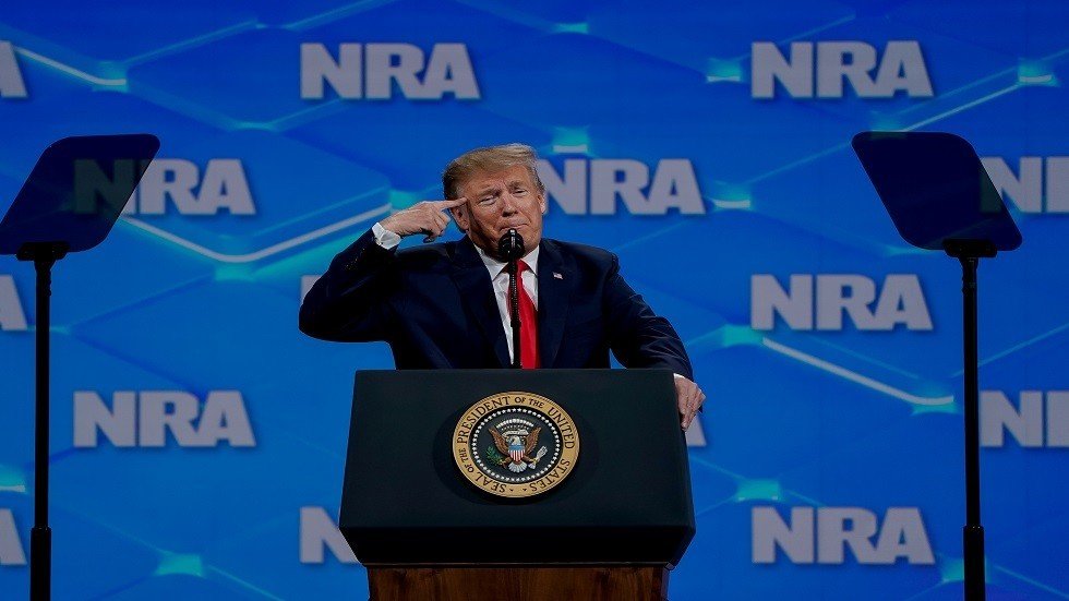 الاتحاد الأوروبي يدين انسحاب ترامب من معاهدة تجارة الأسلحة