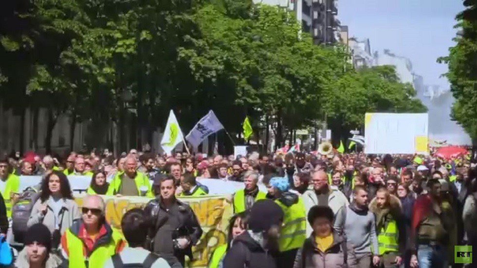 مواجهات بين الشرطة والسترات الصفراء