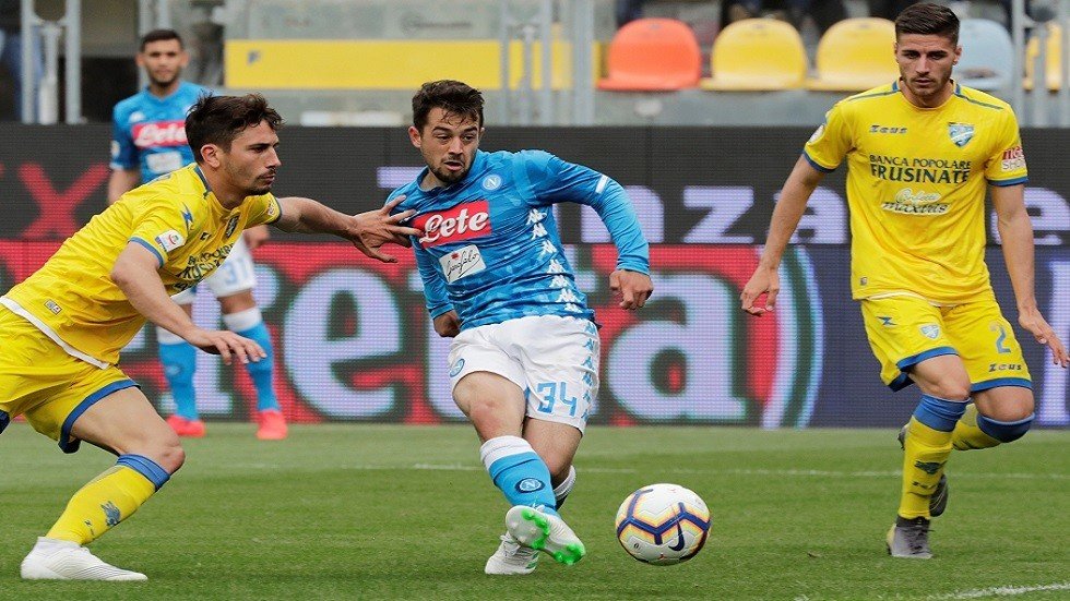 نابولي يستعيد نغمة الانتصار على حساب فروسينوني