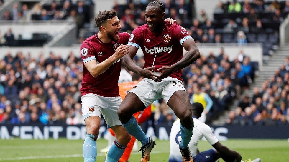 أنطونيو يكشف سر احتفاله "الغريب" (فيديو)