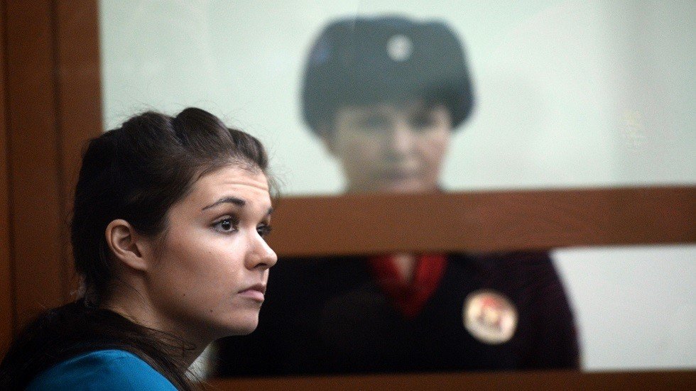 حوار مباشر وحصري مع الفتاة الروسية التي حاولت الانضمام لـ "داعش"