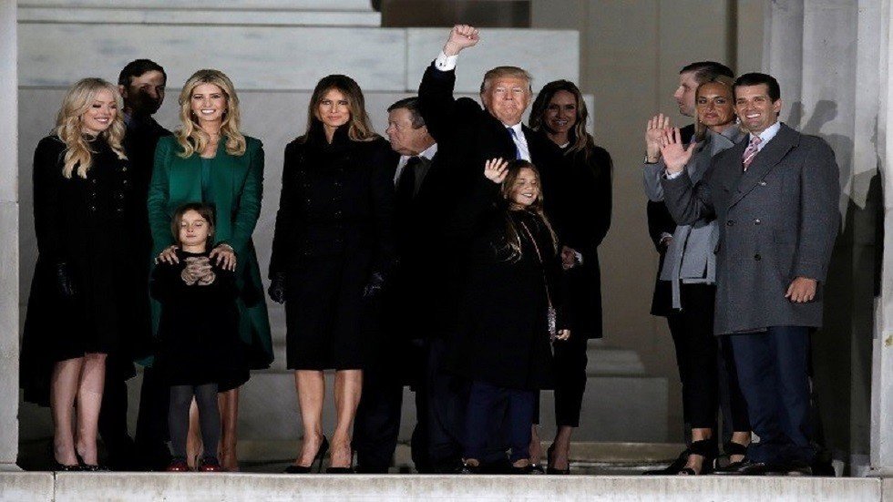 عائلة ترامب تقاضي "دويتشه بنك" و"كابيتال وان"